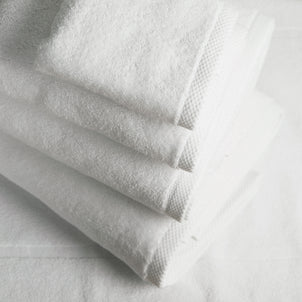 Signature Towels & Bath Mats White