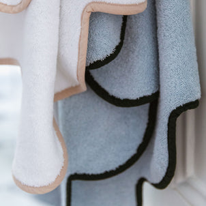 Chairish Towels White / Sand