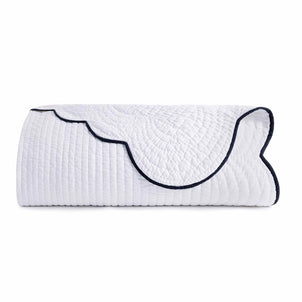 Chairish Quilted Coverlet White / Navy