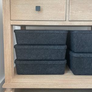 SortJoy The Sculpted Bin - Long with Lid Carbon