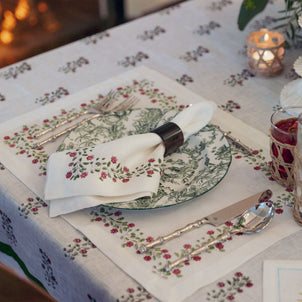 Art-chives Rose Bush Placemat, Set of 4 Crimson