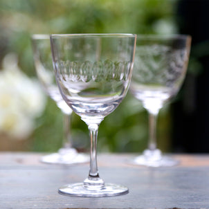 The Vintage List Wine Glasses - Lens Design Clear