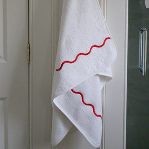 Ripple Embroidered Towels Poppy