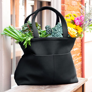The Universal Tote Black