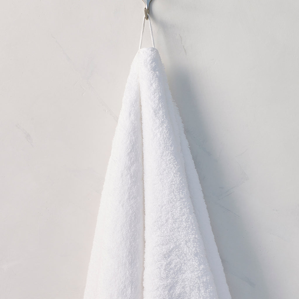 Kassatex Atelier 800-gram Hand Towel Tan
