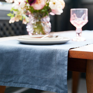 Linen Runner Indigo Blue (tabletop)